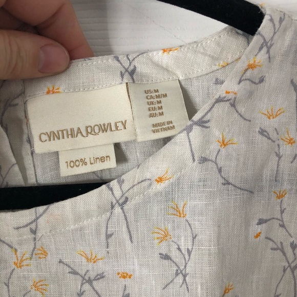 Size Medium cropped 100% linen Top - Picture 2 of 4